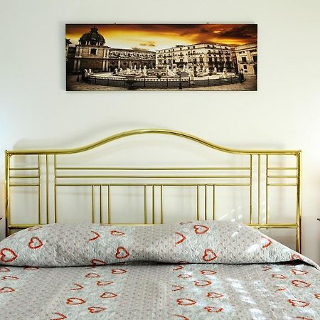 A Casa Di Fra' Bed & Breakfast Палермо Екстериор снимка