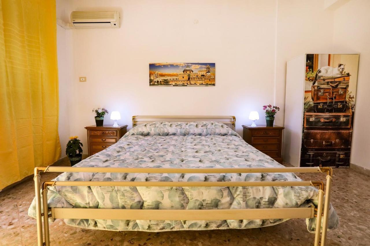 A Casa Di Fra' Bed & Breakfast Палермо Екстериор снимка