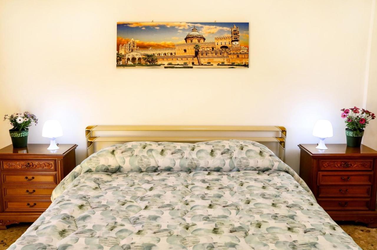 A Casa Di Fra' Bed & Breakfast Палермо Екстериор снимка