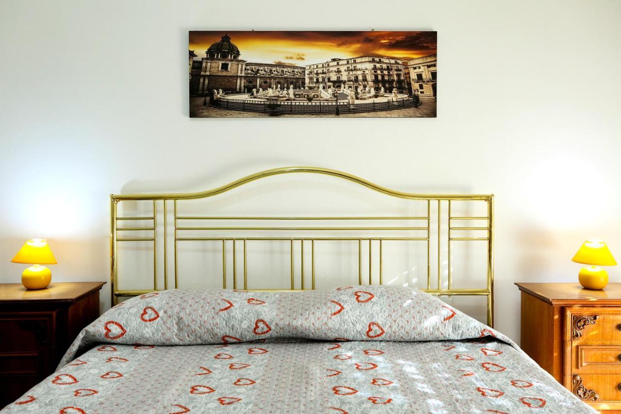 A Casa Di Fra' Bed & Breakfast Палермо Екстериор снимка