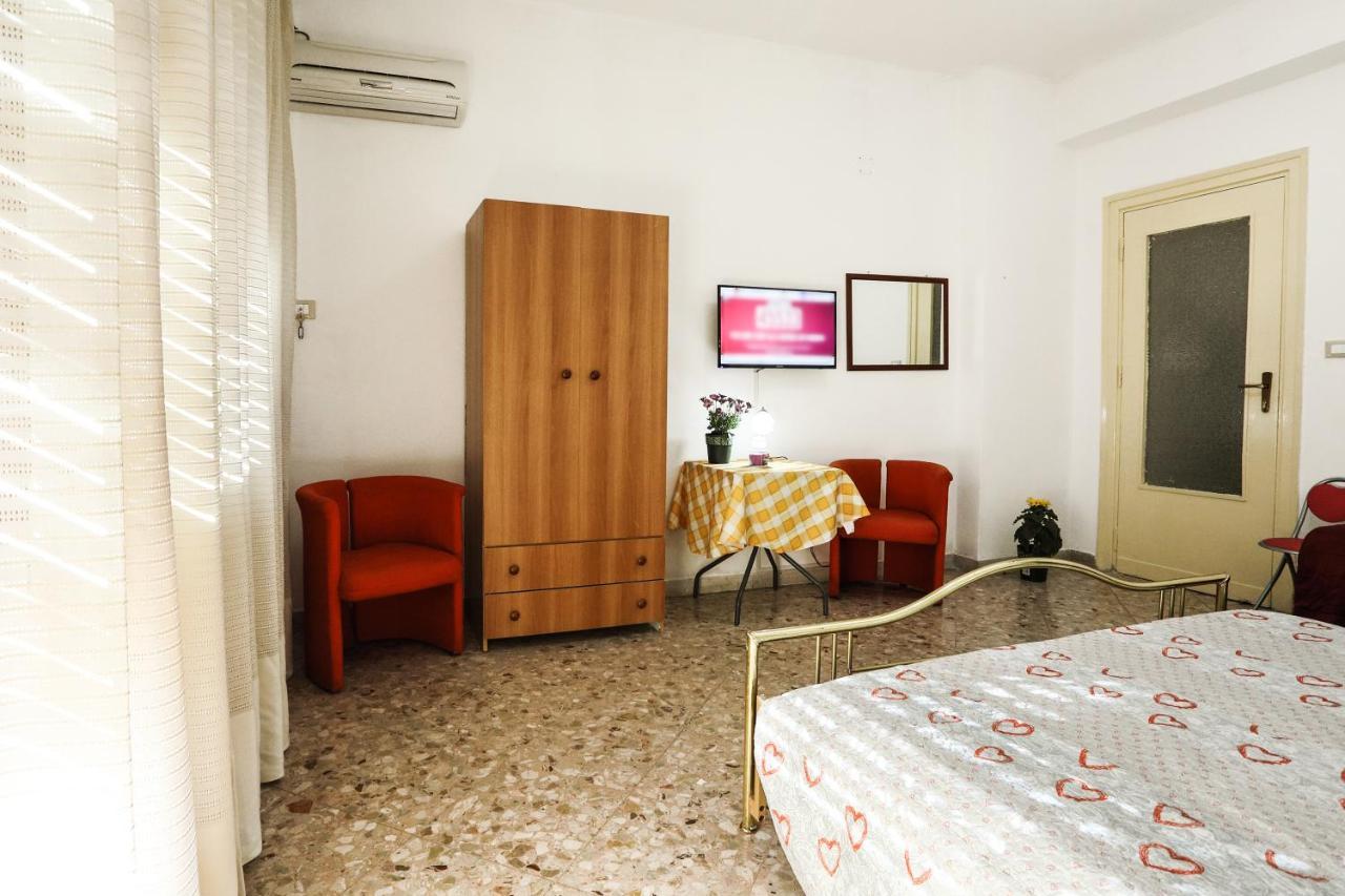 A Casa Di Fra' Bed & Breakfast Палермо Екстериор снимка